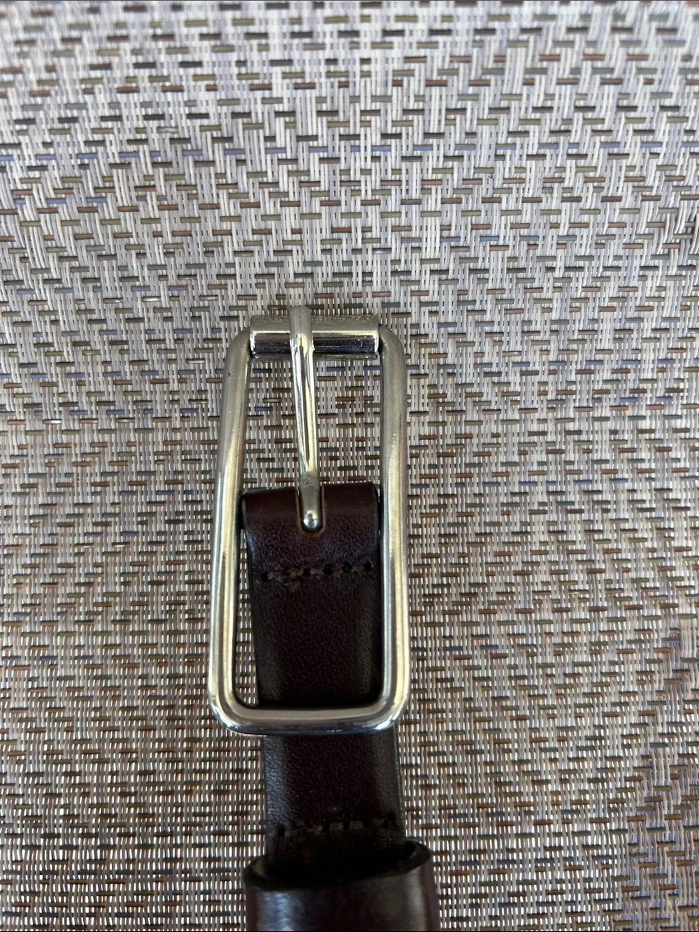 BANANA REPUBLIC women’s dark Brown Leather Belt with Silver Buckle. Size Small